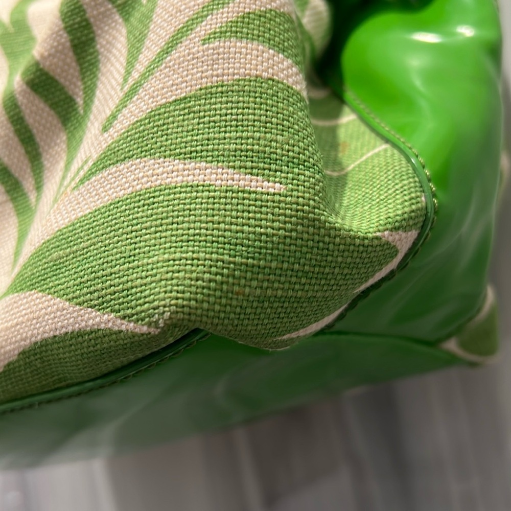 KATE SPADE  Leaf Green & Cream Tropical Canvas Patent Leather  Shoulder Bag EUC - Picture 5 of 17